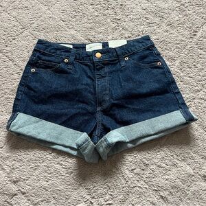 NWT Universal Thread Vintage Midi Shorts Women's Size‎ 2